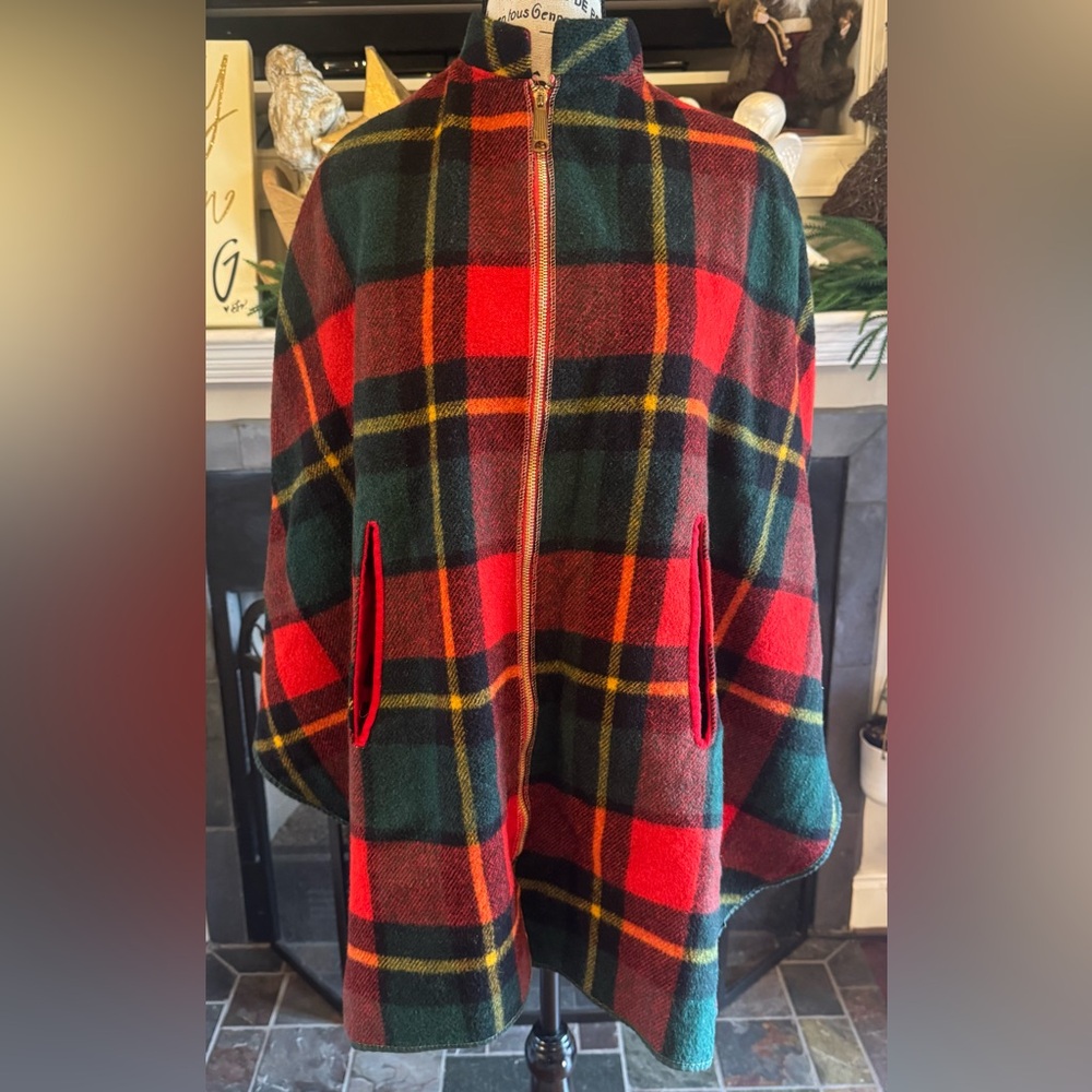 Vintage Wool Plaid Tartan Red Green Cape Poncho Zip Closure One Size 1960s 1970s